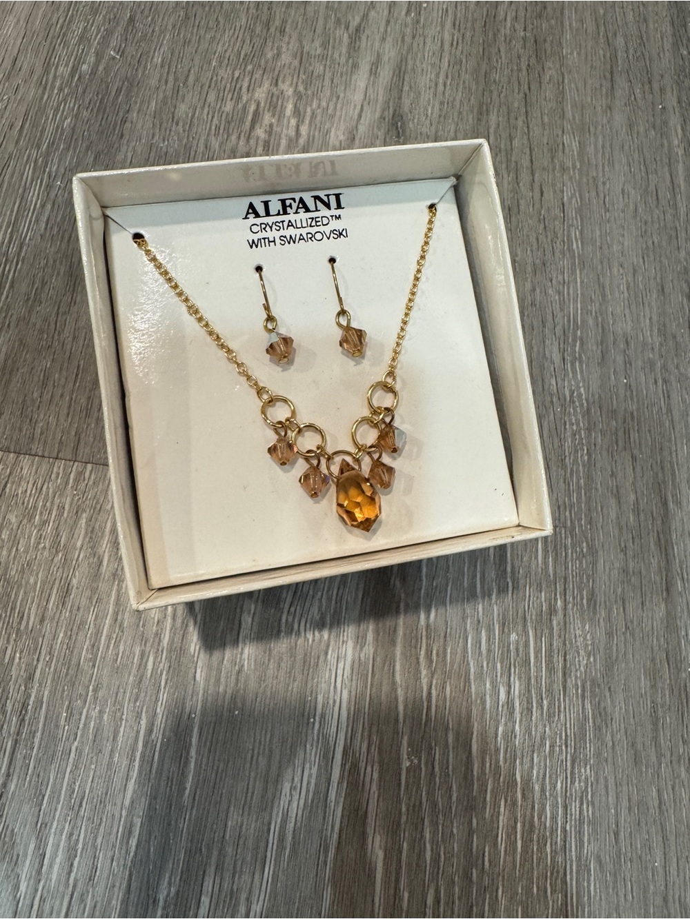 🆕 Alfani crystallized necklace set